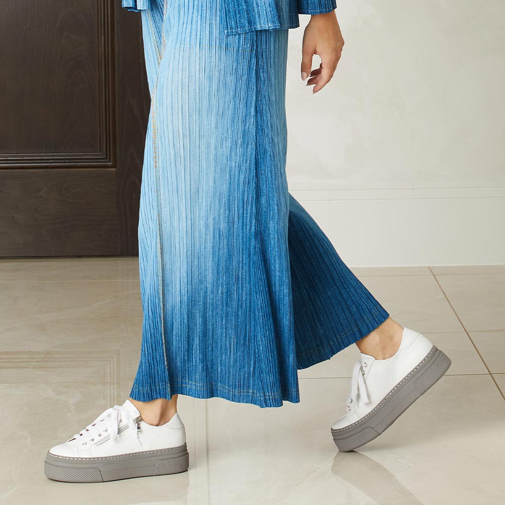 Diva: White Leather & Grey Shoes Sole Bliss