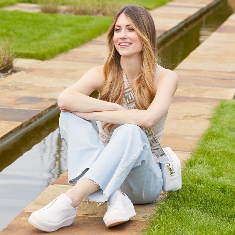 Drama: White Leather Shoes Sole Bliss