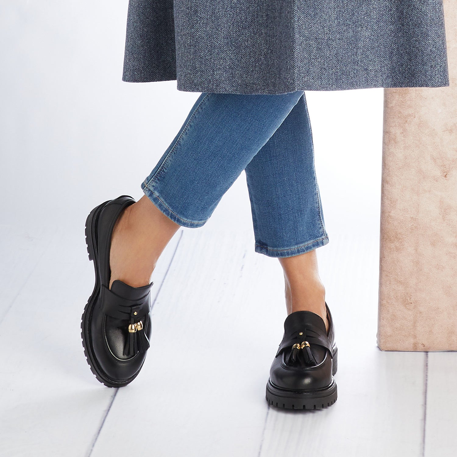 Fame: Black Leather Shoes Sole Bliss