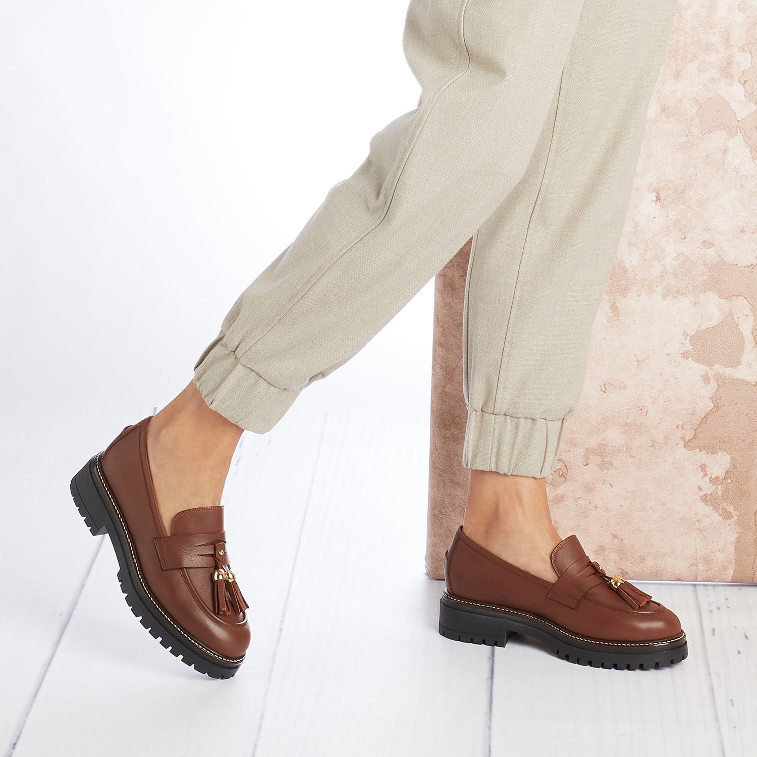 Fame: Tan Leather Shoes Sole Bliss