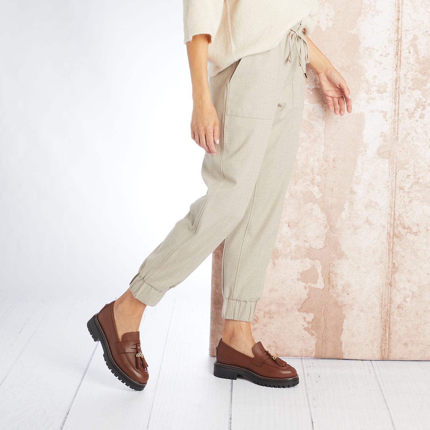 Fame: Tan Leather Shoes Sole Bliss