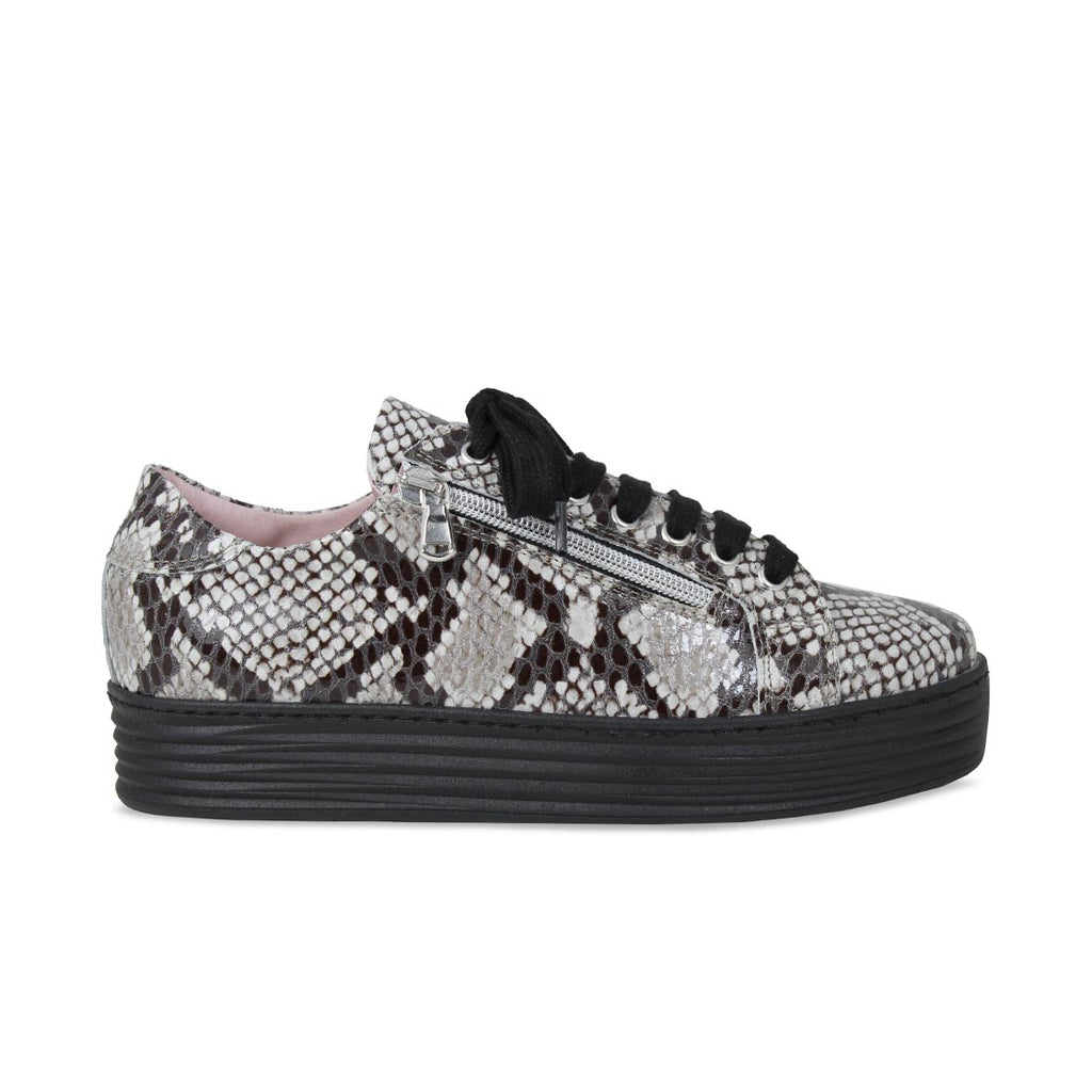 Slip on clearance sneakers snake print