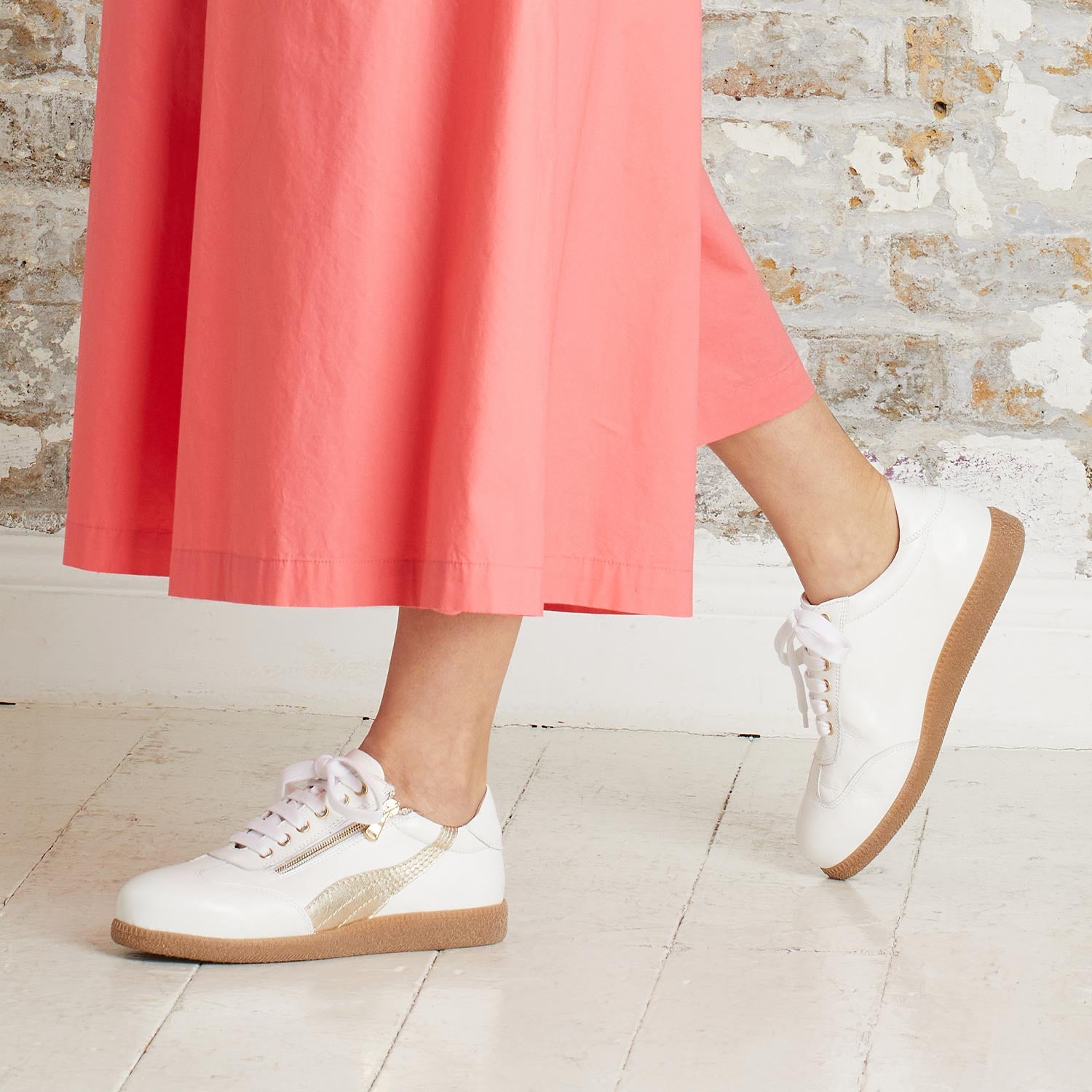 Swirl: White Leather & Gold Shoes Sole Bliss
