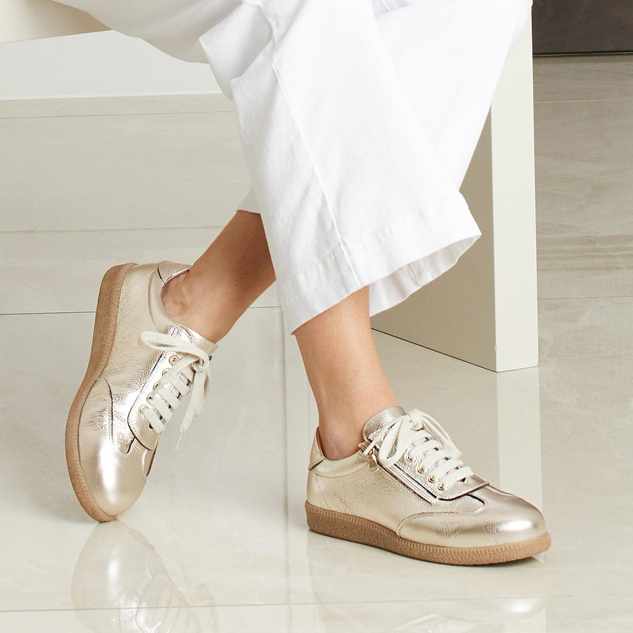 Heel Spurs vs Plantar Fasciitis: What's the Difference?