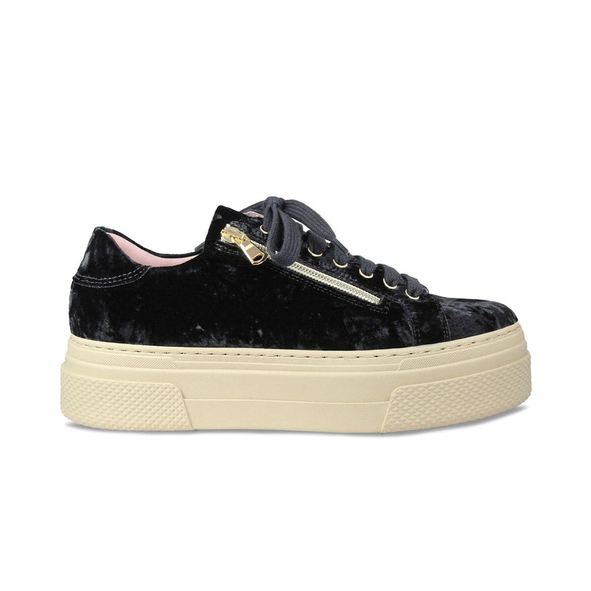 Diva: Luxe Black Velvet Shoes Sole Bliss