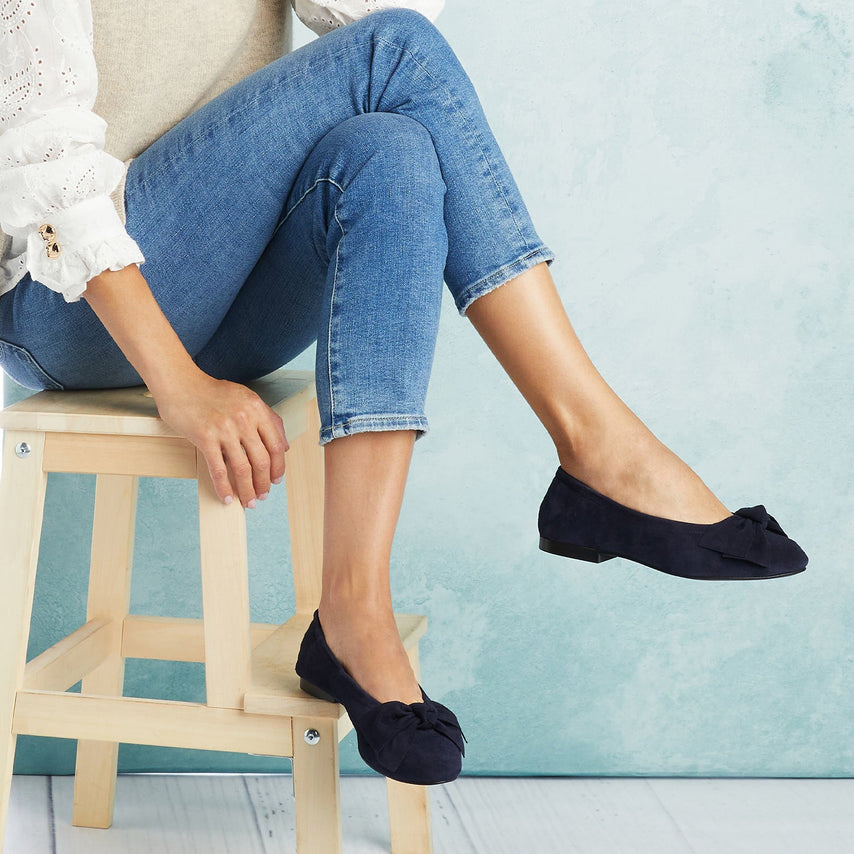 Lola: Navy Suede Shoes Sole Bliss