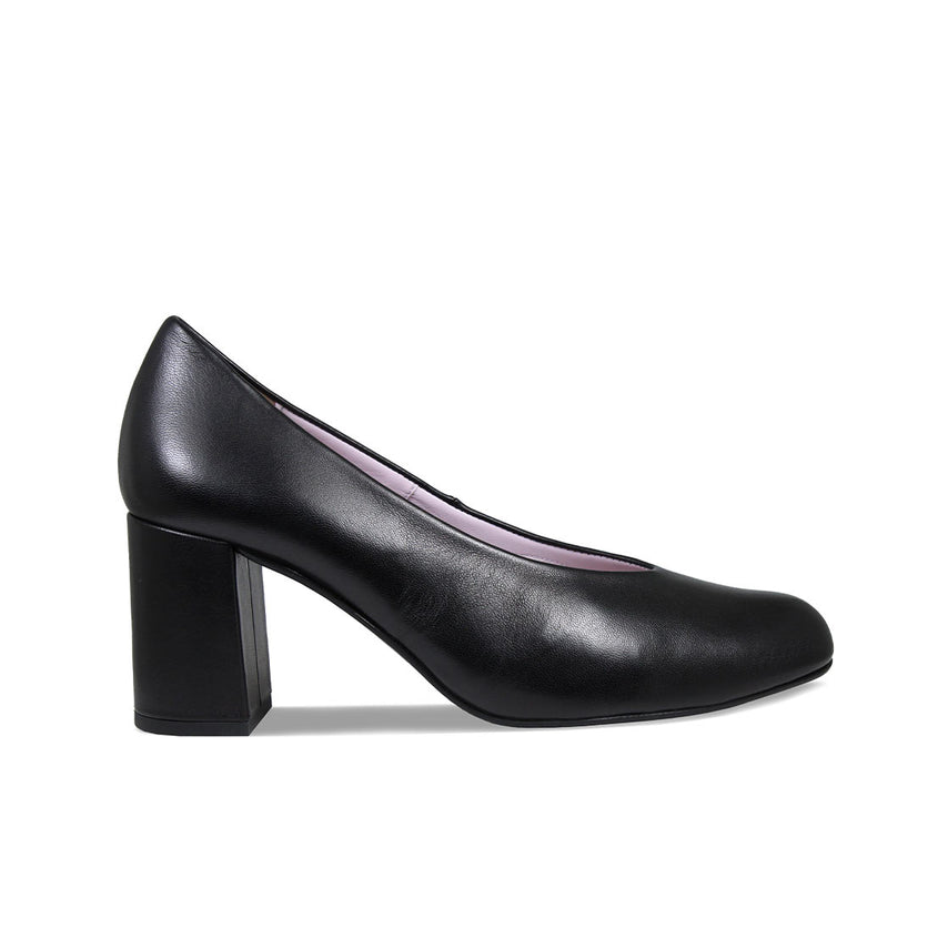 Mia: Black Leather Shoes Sole Bliss