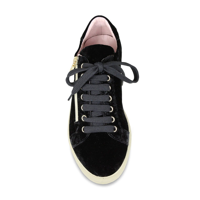 Sprint: Luxe Black Velvet Shoes Sole Bliss