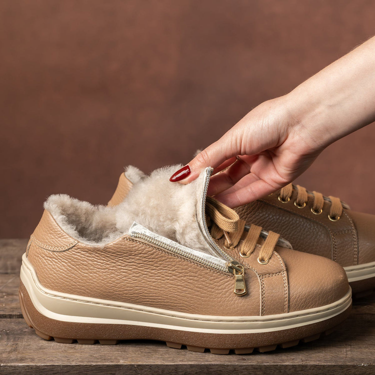 Summit: Caramel Leather & Shearling Shoes Sole Bliss