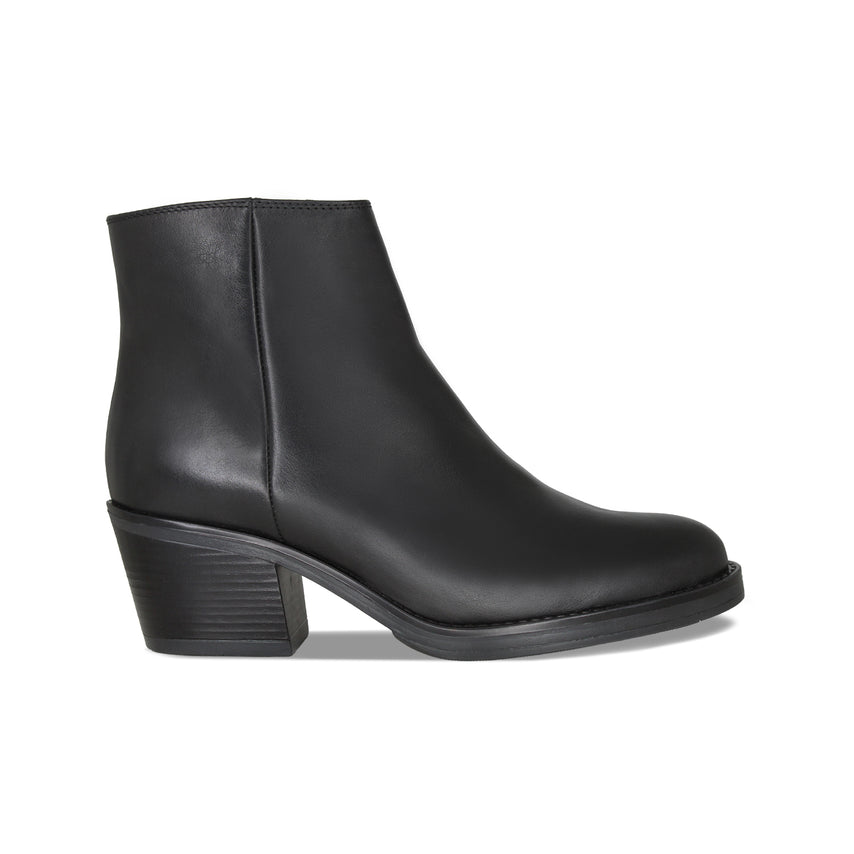 Winona: Black Leather Boots Sole Bliss