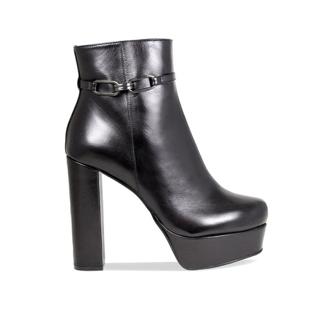 Platform heel black on sale boots